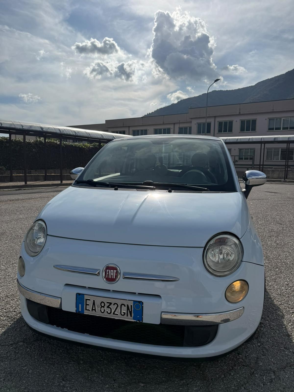 
								Fiat 500 full									