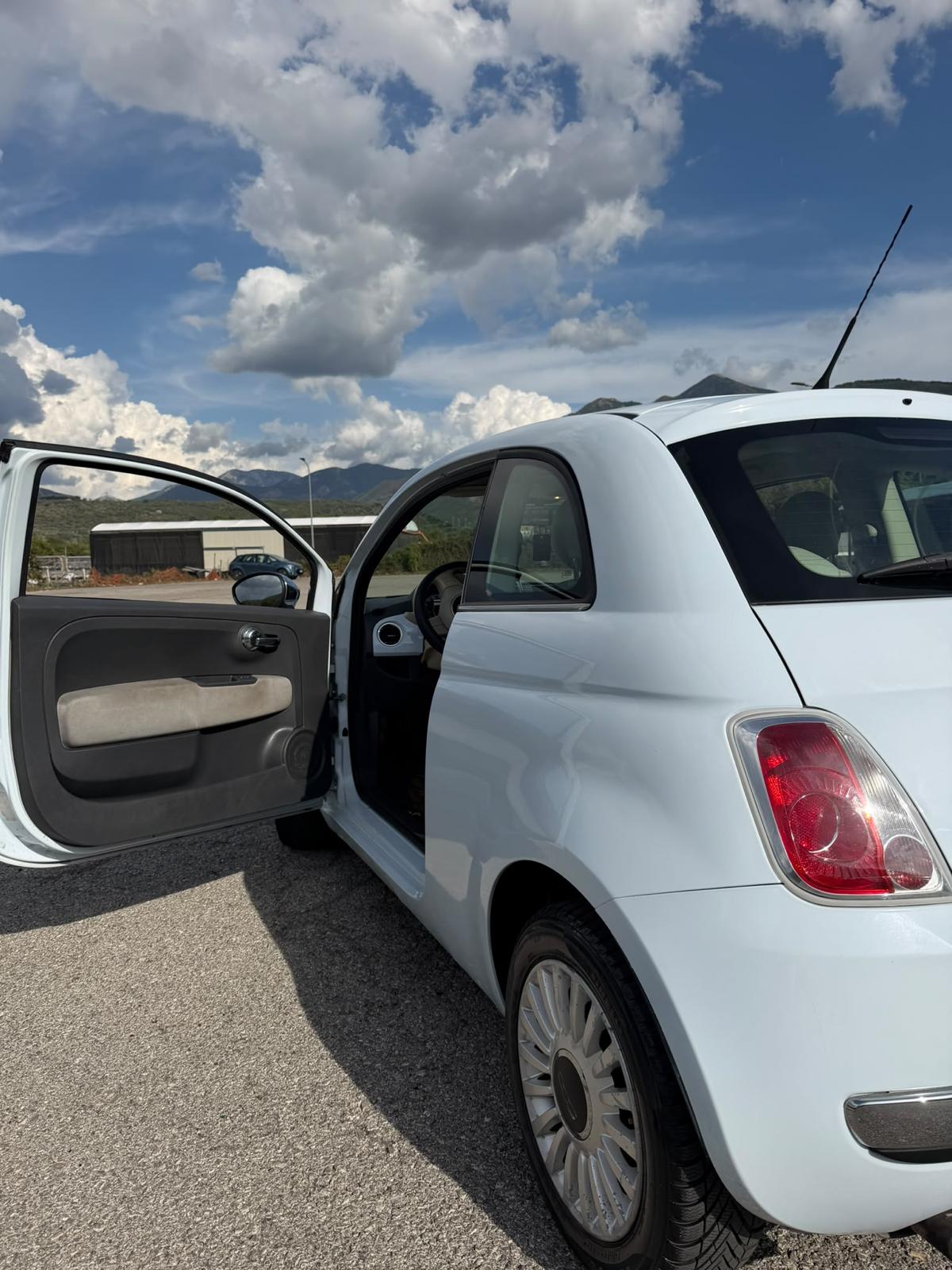 
								Fiat 500 full									