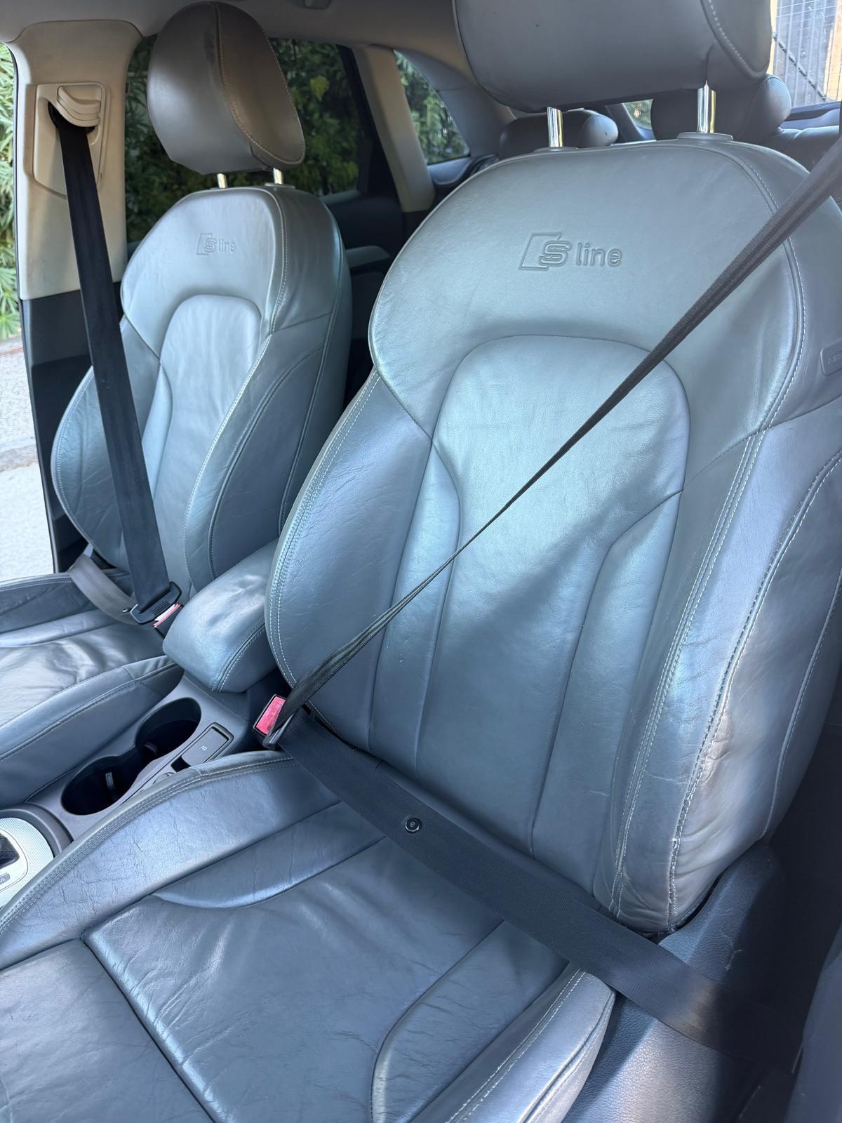 
								Audi Q3 full									